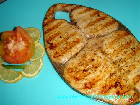 tanigue fish|Tanigue steak (seer fish steak) .